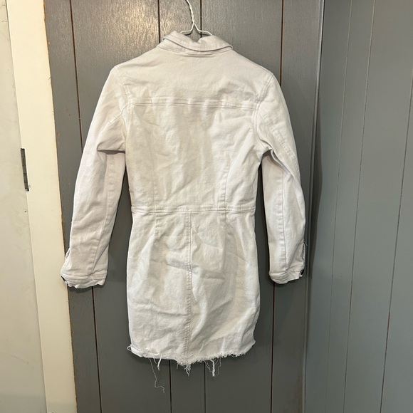 Fashion Nova Distressed Jean Jacket Size M - Picture 4 of 4